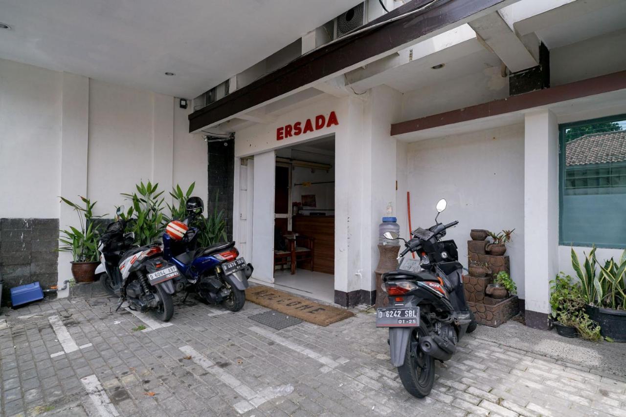 Reddoorz Near Braga Street Hotel Бандунг Екстериор снимка