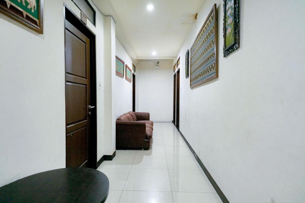 Reddoorz Near Braga Street Hotel Бандунг Екстериор снимка