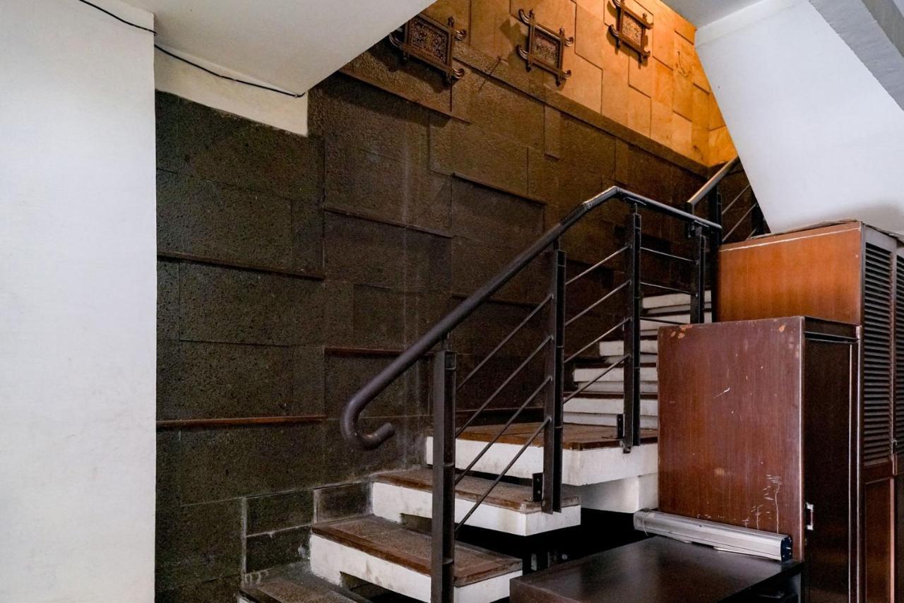 Reddoorz Near Braga Street Hotel Бандунг Екстериор снимка